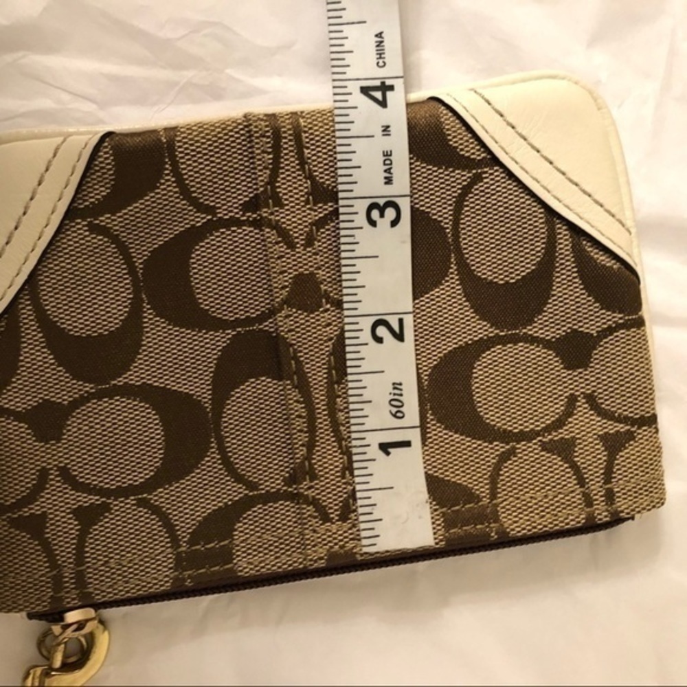 COACH signature c brown white/cream wristlet - Picture 2 of 8